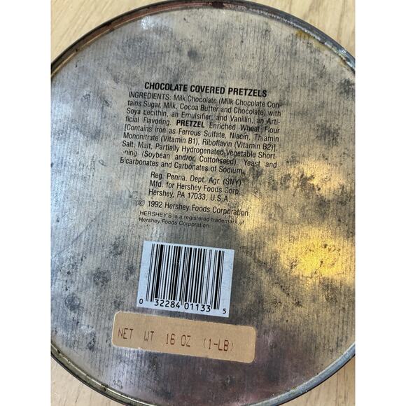 VTG 90s TIN Holiday Fun Hershey's American Chocolate Covered Pretzels Round Tin - Picture 8 of 8